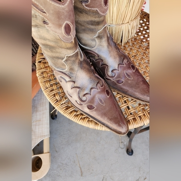 Sassy Western Cowgirl Boots - Picture 6 of 12
